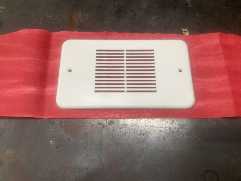 24-136 換気カバー 色替え