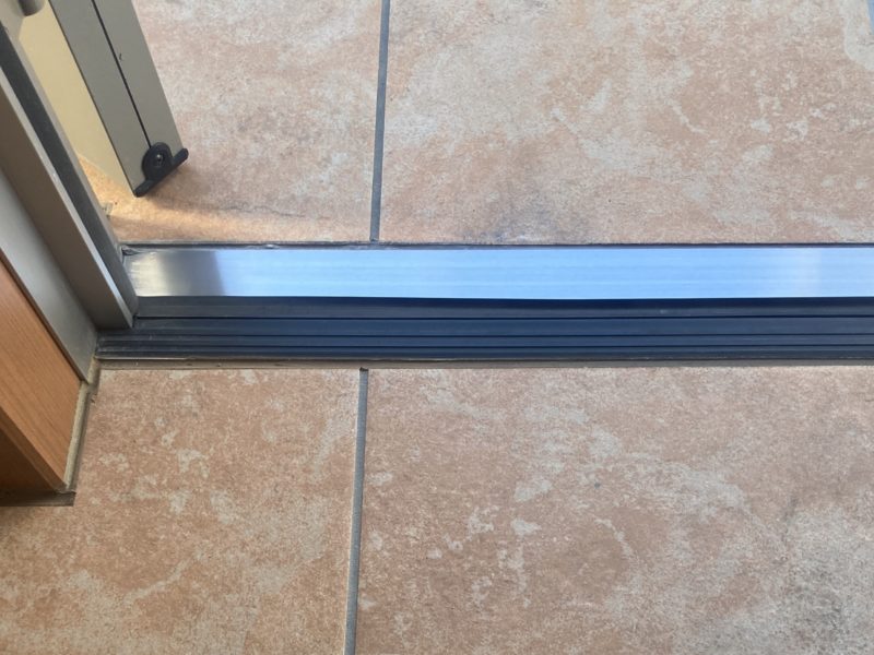 24-135 激薄 沓摺 すり傷補修