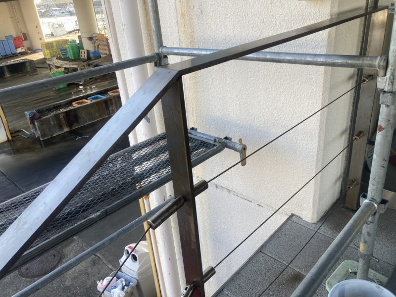 24-123 ステンレス手すり サビ除去