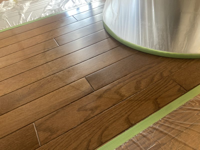 25-19 フロアー シミ補修