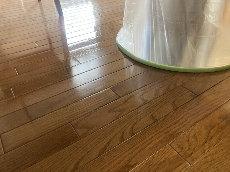 25-19 フロアー シミ補修