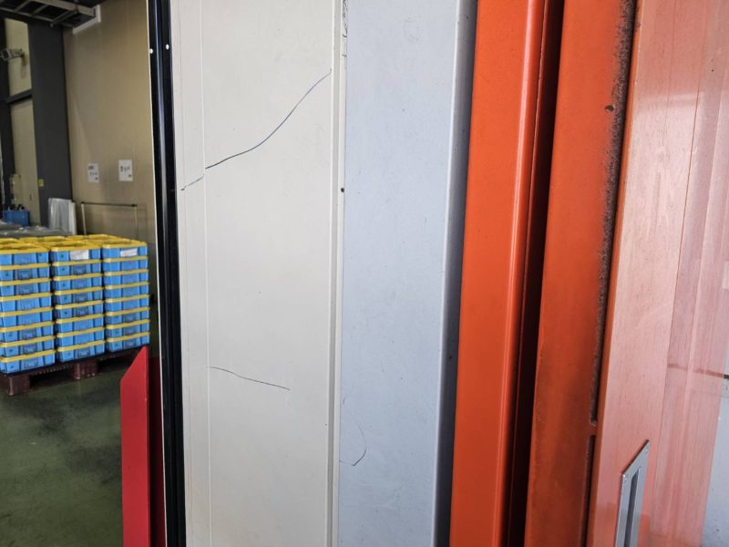 25-14 シートシャッター枠 へこみ補修