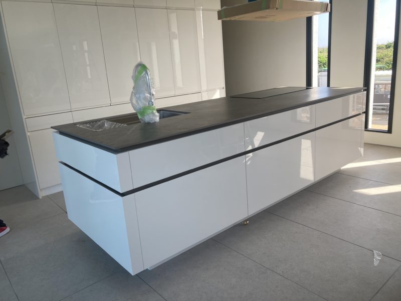 25-06 キッチンモール 色合わせ