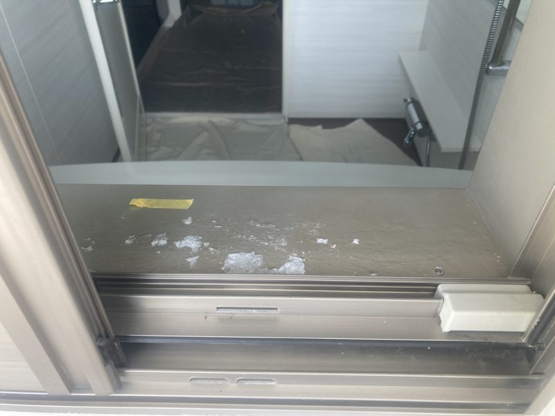 25-10 浴室 窓枠 塗装めくれ補修