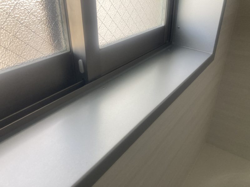 25-10 浴室 窓枠 塗装めくれ補修