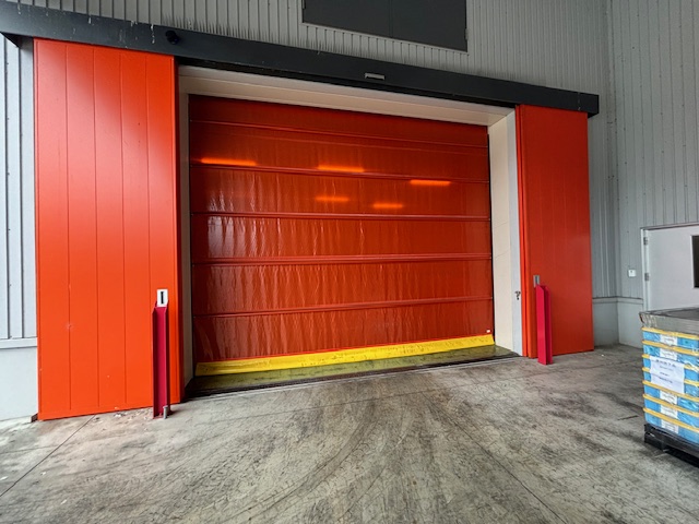 25-14 シートシャッター枠 へこみ補修