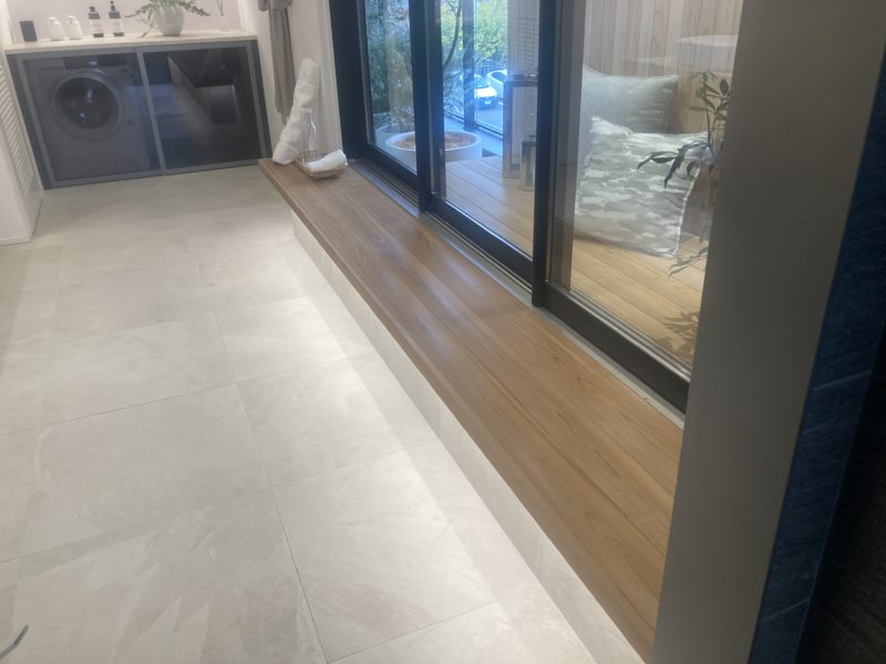 25-05 檜フロアー シミ除去