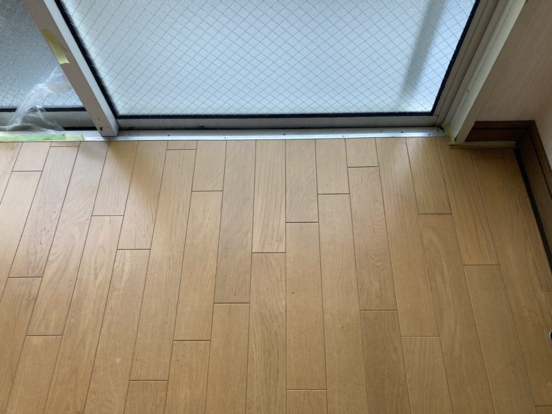 25-35 フロアー シミ補修