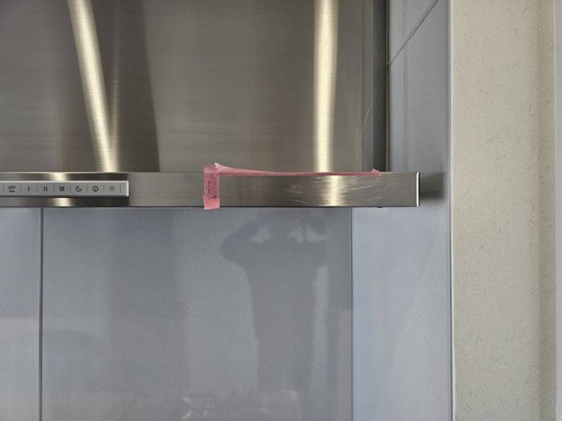 25-46 レンジフード へこみ補修