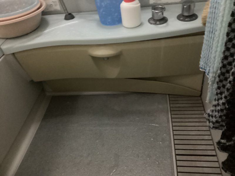 25-72 浴室 エプロン割れ補修