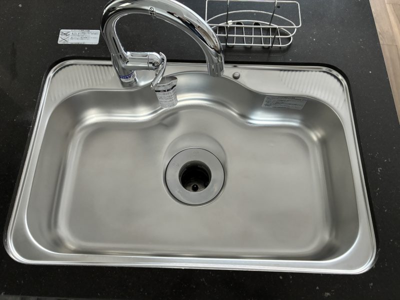 キッチンシンクのサビ・くすみ、交換の前にできる「再生研磨」という選択肢　25-A