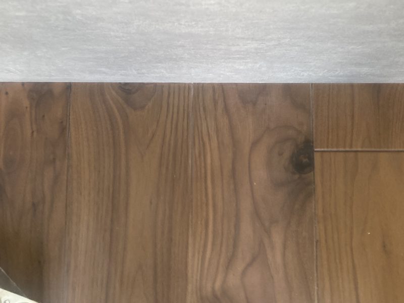 25-103 フロアー 穴補修