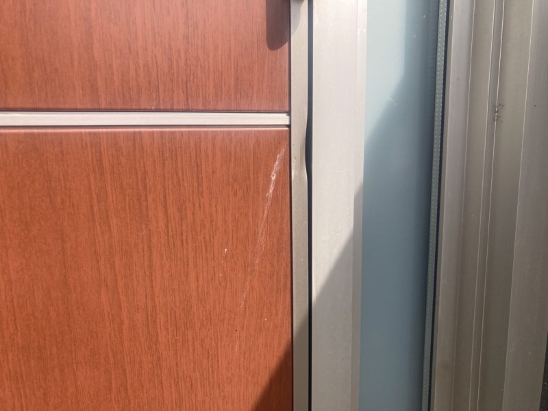 25-110 玄関ドア アングルへこみ