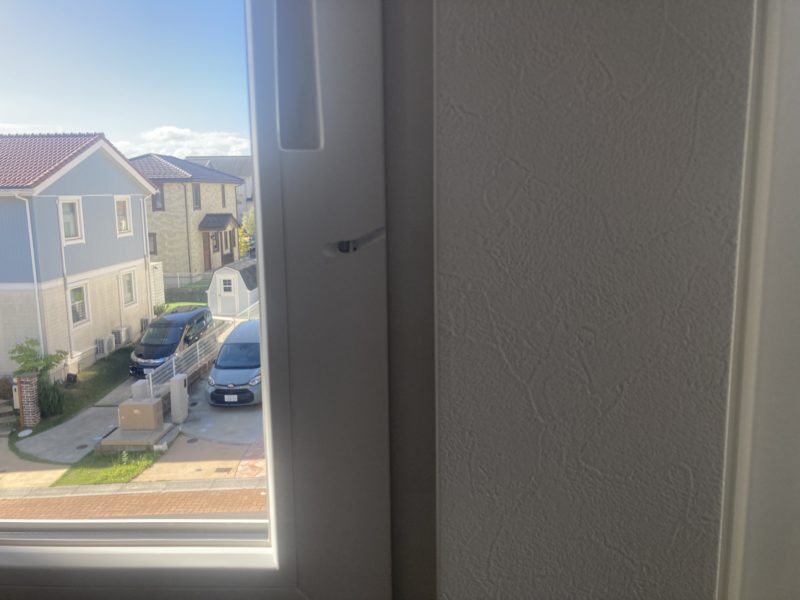 25-111 樹脂サッシ 割れ補修